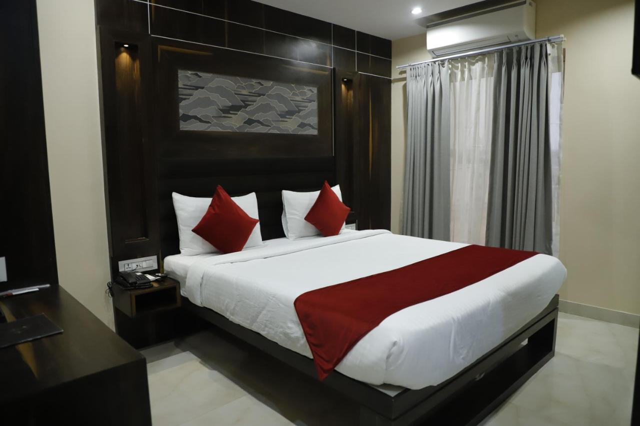 Hotel Trax International Джамшедпур Екстериор снимка